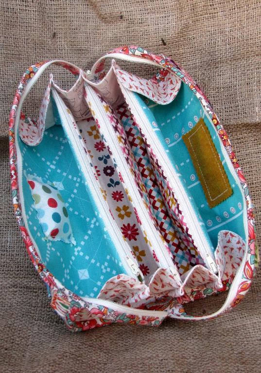 Crossbody Zippered Purse Pattern with a smart phone pocket