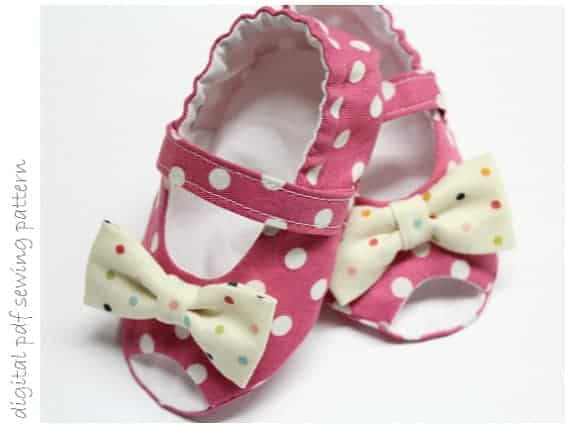 Peep toe baby shoe sewing pattern from Petitboo