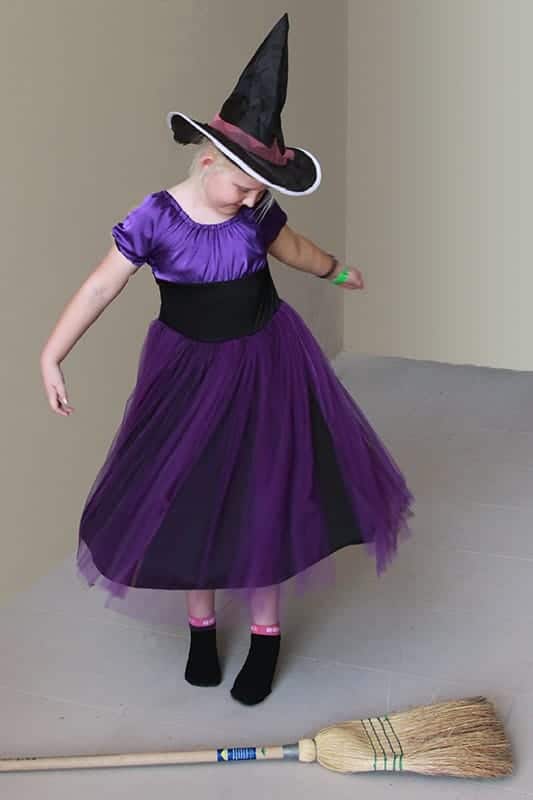 DIY witch costume for girl