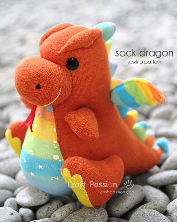 sock-dragon-side